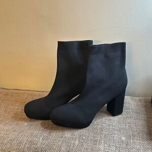 Elegant Black Ankle Boots